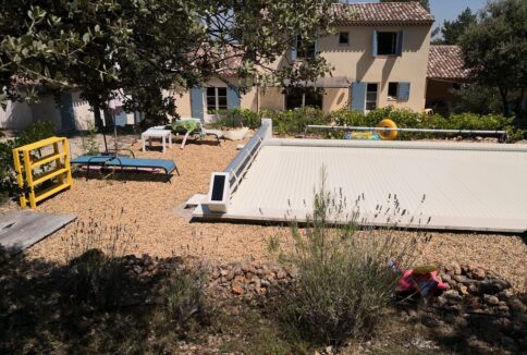 Piscine hors sol solaire à Aix en Provence